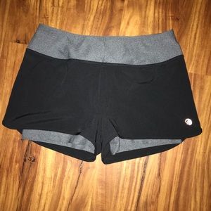 MPG women’s shorts size small